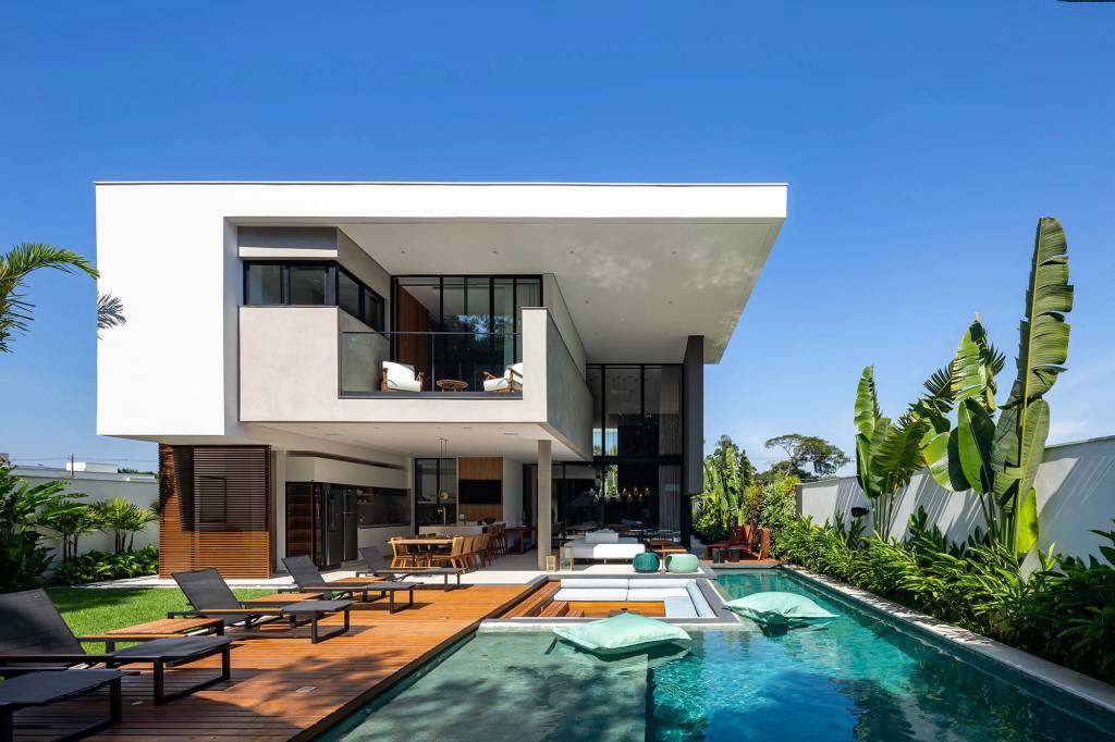 Casa-Liu-Raiz-Arquitetura-Foto-Leonardo-Giantomasi-2 Casa de praia na Riviera de São Lourenço, SP, por Raiz Arquitetura.