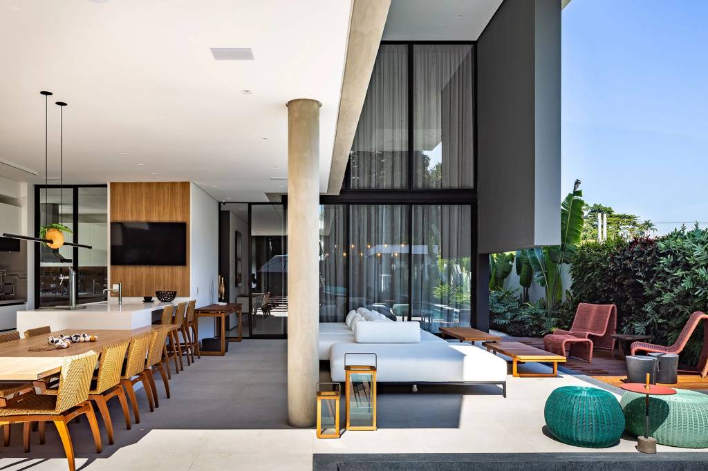 Casa-Liu-Raiz-Arquitetura-Foto-Leonardo-Giantomasi-5 6 casas de praia dos sonhos para aproveitar o verão no Brasil