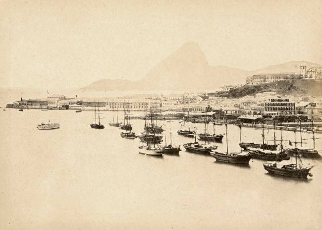Foto em preto e branco do Porto do Rio no século XIX