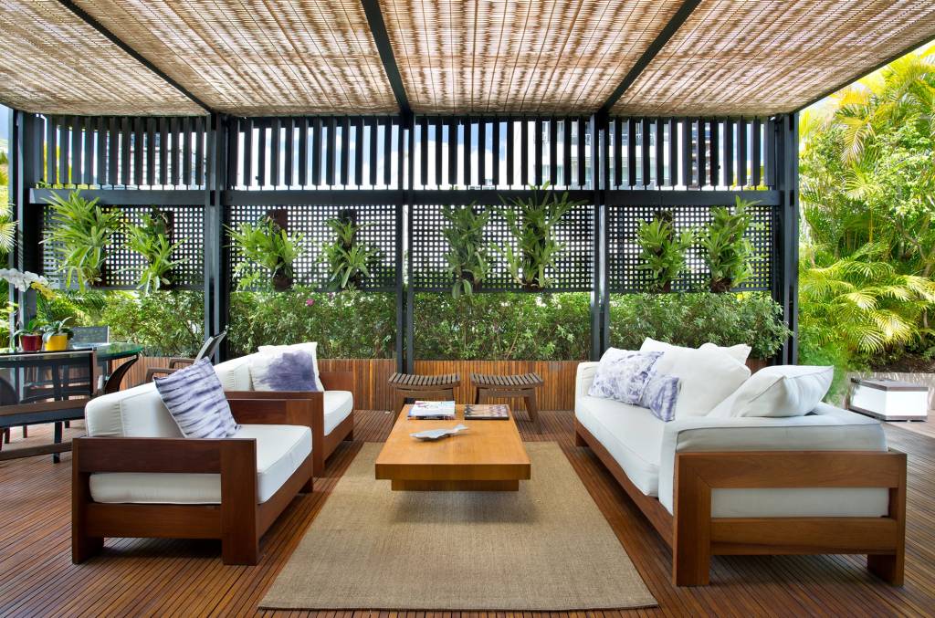 terraco-ganha-paisagismo-com-plantas-altas-para-criar-privacidade-4 Terraço ganha paisagismo com plantas altas para criar privacidade