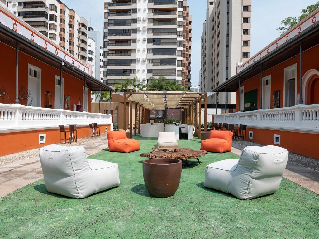 10 varandas e terraços da CASACOR 2022 para curtir os dias mais quentes