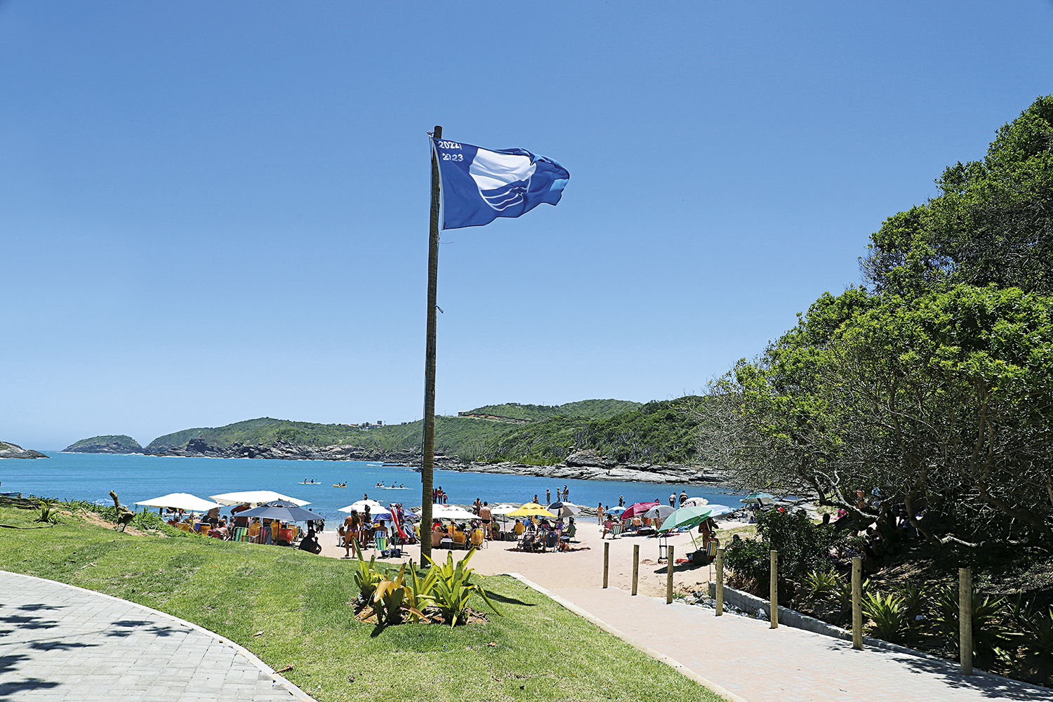 Exemplo mundial: a Praia do Forno conquistou a bandeira azul -