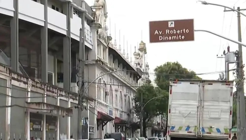 Roberto Dinamite: ídolo virou nome de rua em frente ao estádio onde se consagrou