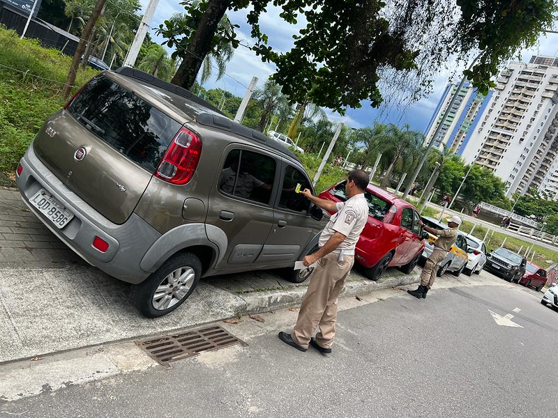 Secretaria de Ordem Pública remove 83 veículos estacionados irregularmente ao longo do fim de semana