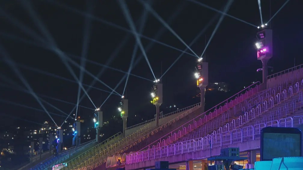 Nova iluminação: luzes do Sambódromo vão "dançar" com a bateria das escolas.