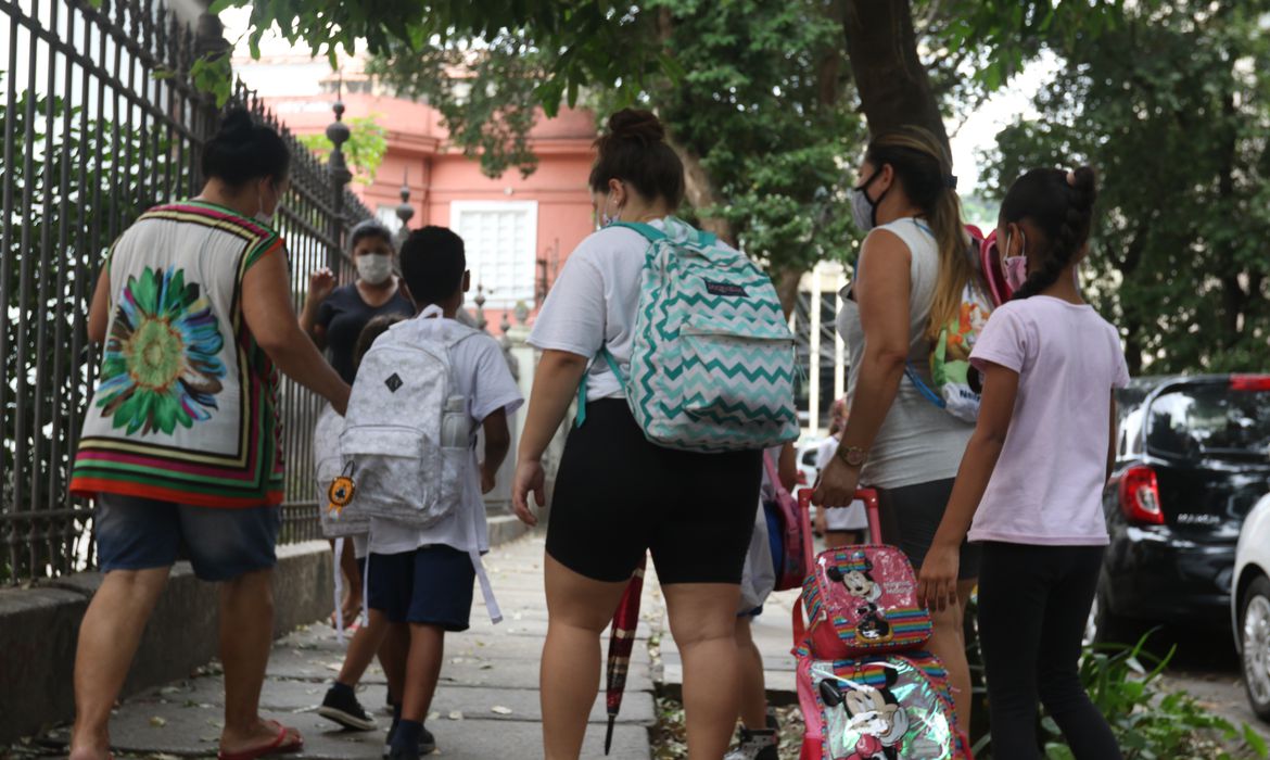 Em 10 anos, rede municipal de ensino do Rio perdeu mais de 6 mil professores