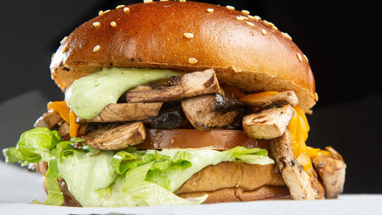 Encarnado: hambúrguer de cogumelos é tentação vegetariana
