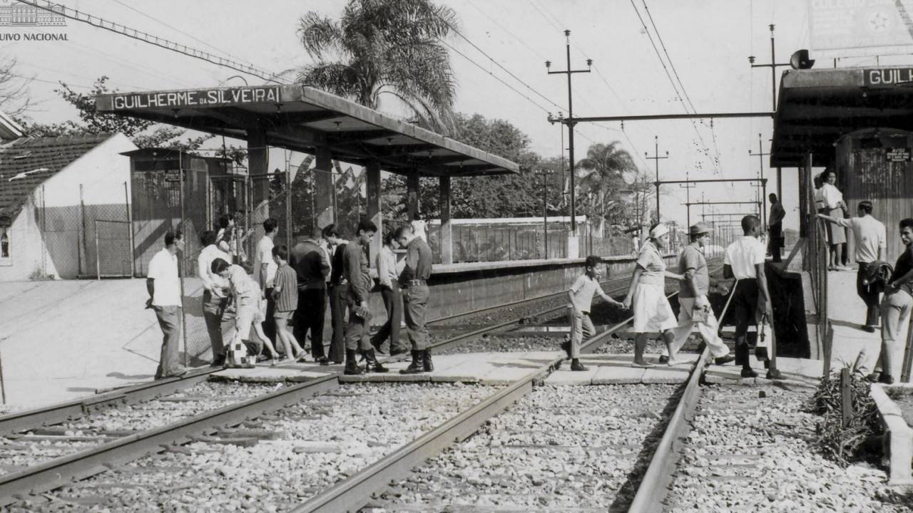 estação ferroviária de Guilherme da Silveira, Bangu, Zona Oeste do Rio de Janeiro, julho de 1967.