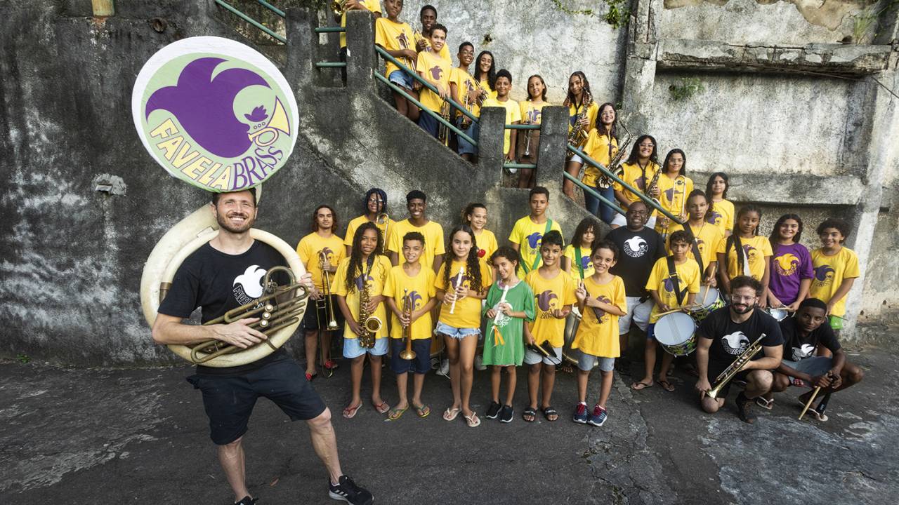 Atitude transformadora: ele fundou a ONG Favela Brass, que beneficia atualmente mais de 250 crianças e jovens