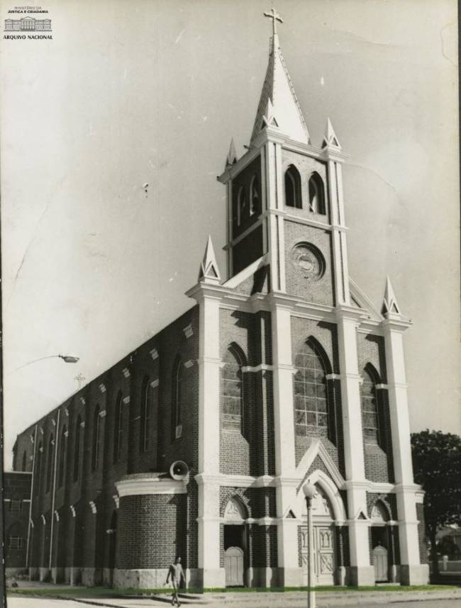 Igreja de São Sebastião e Santa Cecília. Bangu, Rio de Janeiro, 30 de junho de 1971. Arquivo Nacional. Fundo Correio da Manhã.
