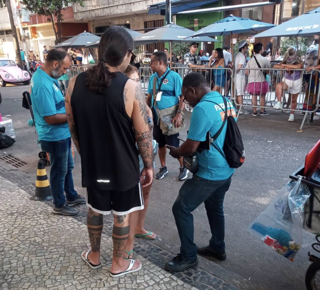 Atenção, sujão! Multa para quem joga lixo na rua está mais cara na cidade