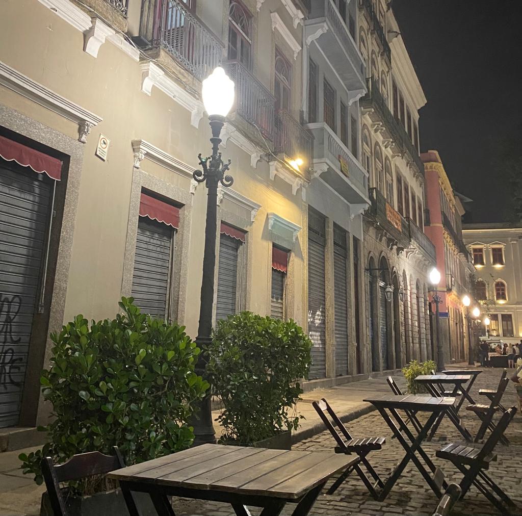 Foco no Centro: prefeitura recupera tradicionais luminárias de 30 ruas