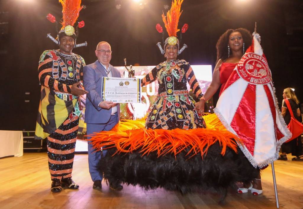 Salgueiro recebe medalha JK na categoria influenciador cultural carioca
