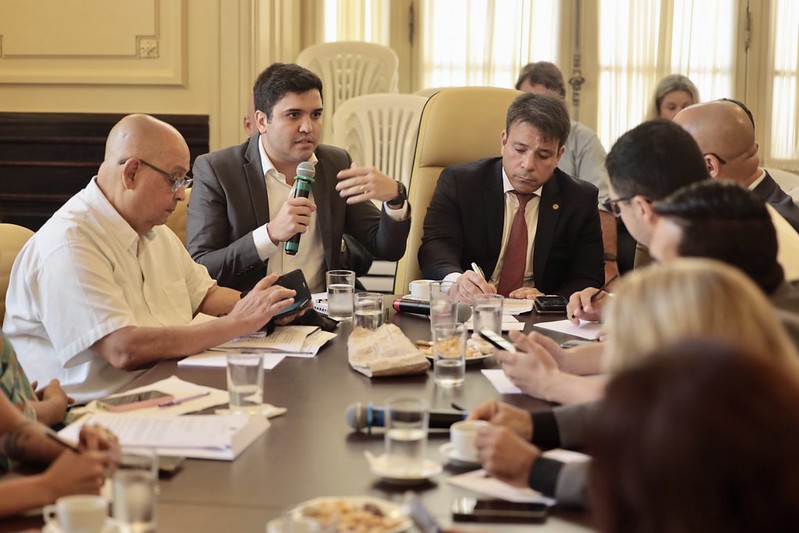 Ataques em escolas: vereadores cobram apoio psicológico na rede municipal