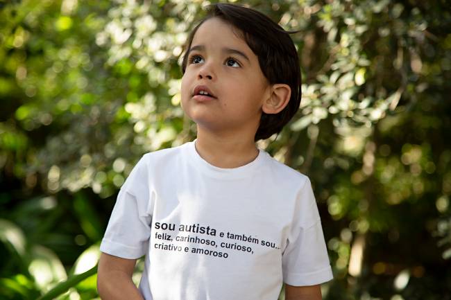 Salvador com camiseta Monami Salvador com camiseta Monami