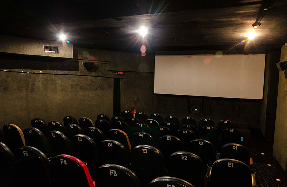 Foto mostra sala de cinema