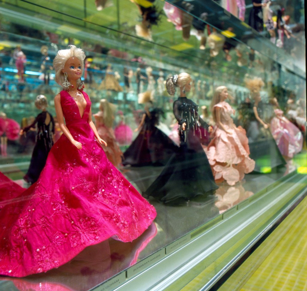 Exposição de Barbies da arquiteta na CASACOR SP 2011.