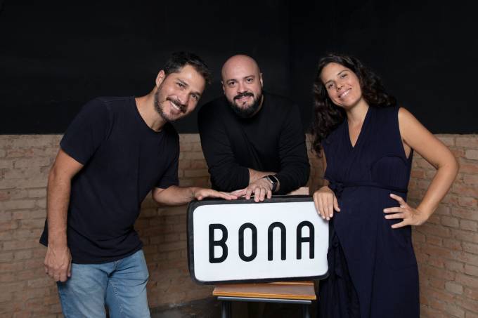Bona – Manuela Fagundes , Kike Moraes e Gustavo Luveira