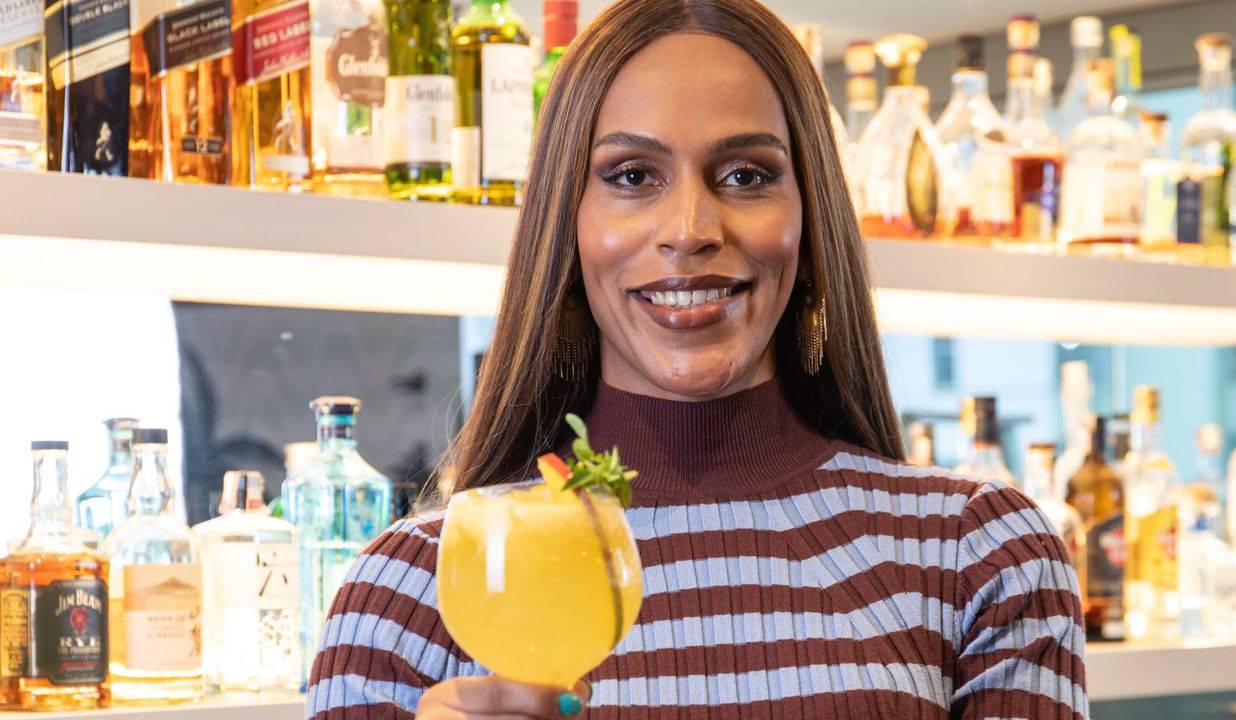 Rochelly Rangel é primeira trans a assinar drinks para a Hilton