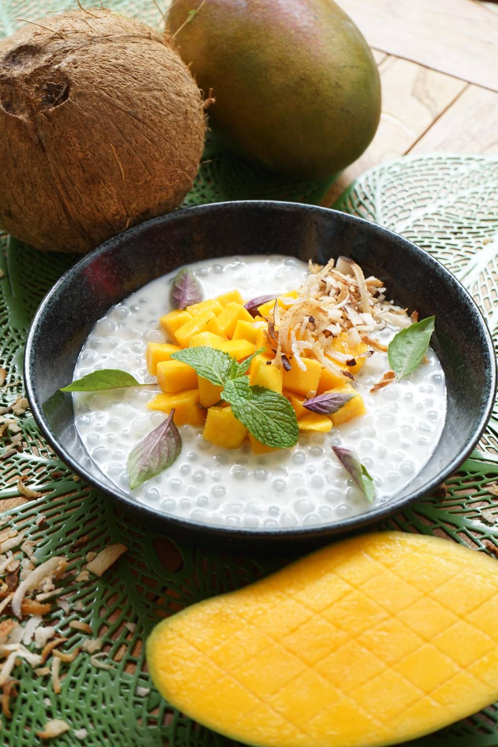 Zazá: sobremesa tropical tem sagu, leite de coco e manga