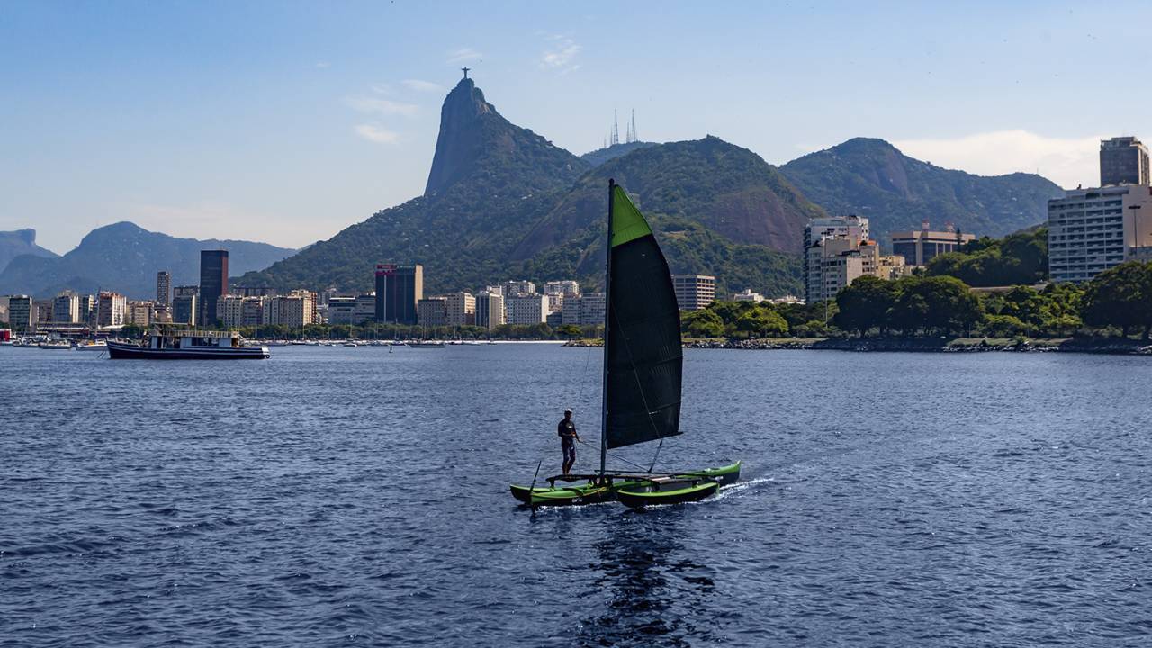 Theo Andrade com a Kon-Tiki: três anos para finalizar a embarcação