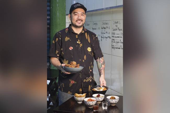 Carregada de condimentos e consoantes, comida coreana vai das telas à mesa