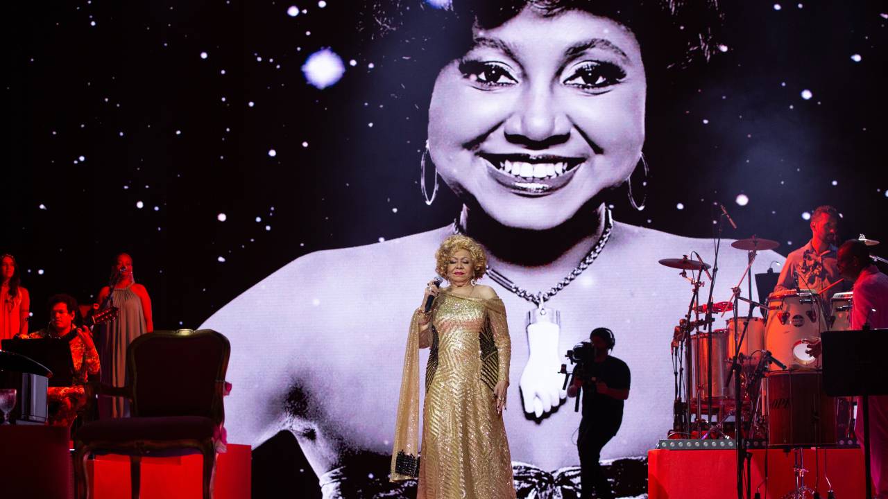 homenageada da 30a edição do Prêmio da Música Brasileira e emocionou a plateia com seus hits.