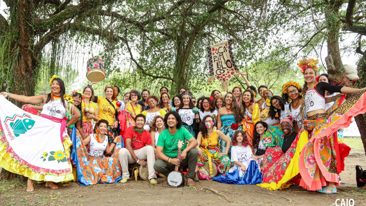 O Carimbloco vem com carimbó e outros ritmos tradicionais amazonenses para celebrar São João.