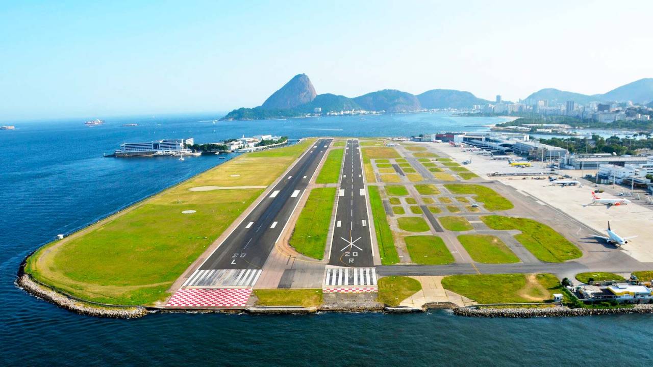 Foto mostra Aeroporto Santos Dumont