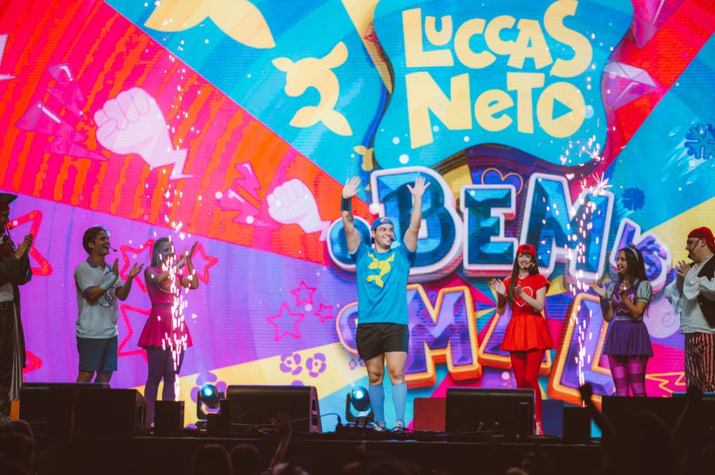 Foto mostra espetáculo de Luccas Neto
