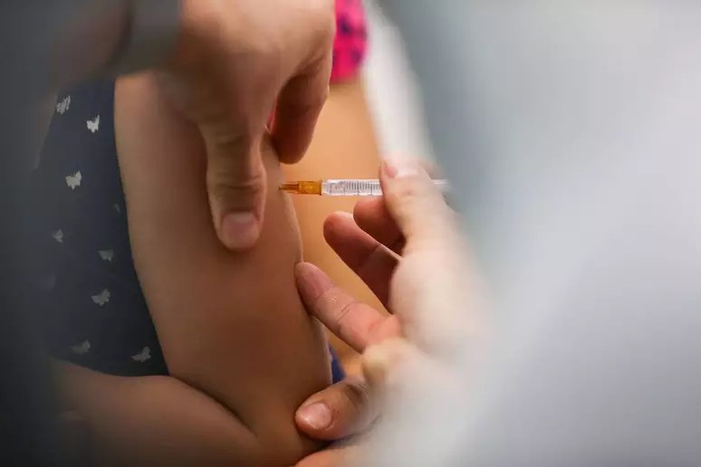 reforço da vacina contra meningite