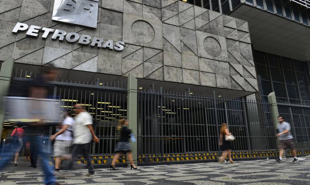 Petrobras demite cinco funcionários após comprovar dez casos de assédio