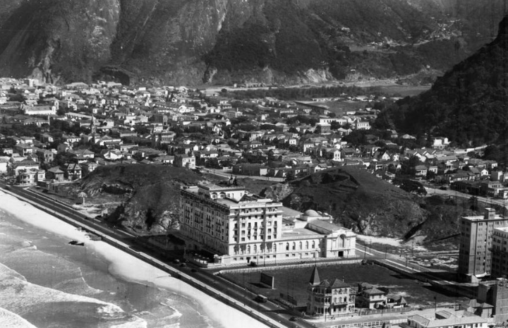 Foto aérea do Copacabana Palace, c. 1930