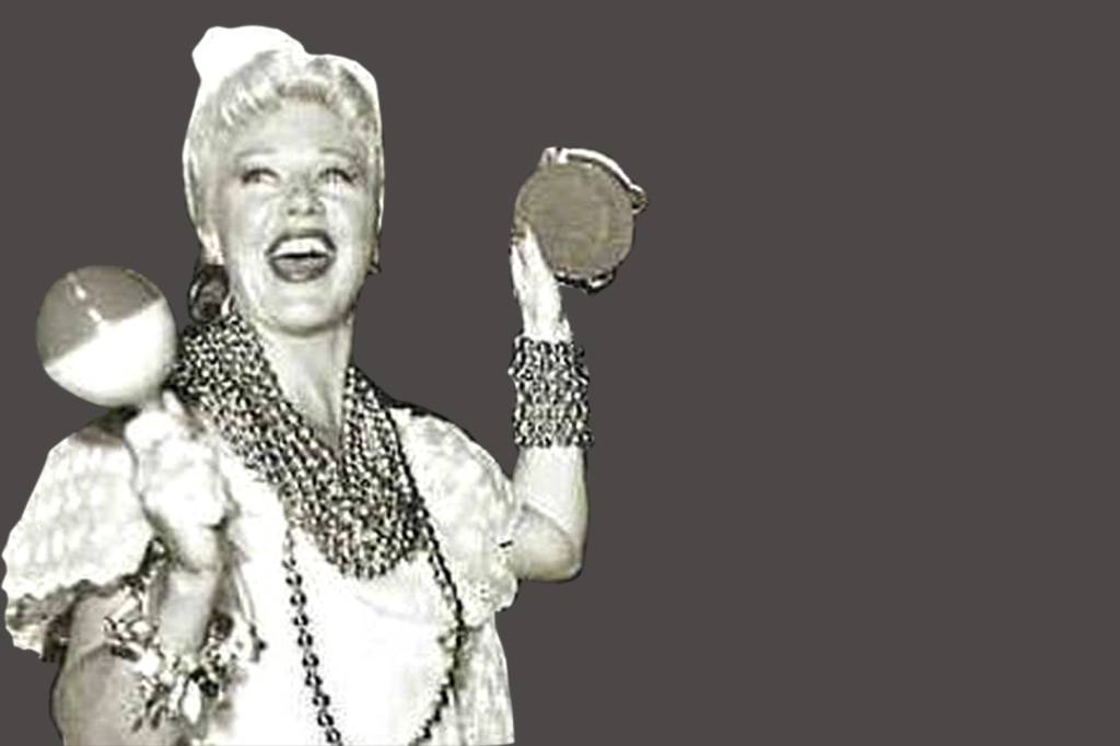 Ginger-Rogers-e-Elaine-Stewart-no-carnaval-de-1955-Foto–Divulgação-Copacabana-Palace.jpg -