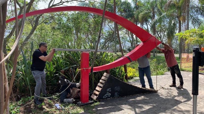 Niemeyer: esculturas voltam restauradas ao local planejado pelo arquiteto