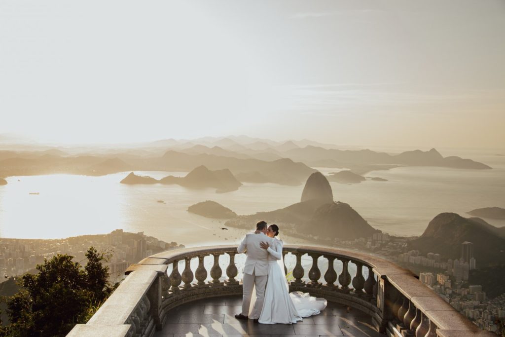 Foto mostra casamento no Cristo Redentor