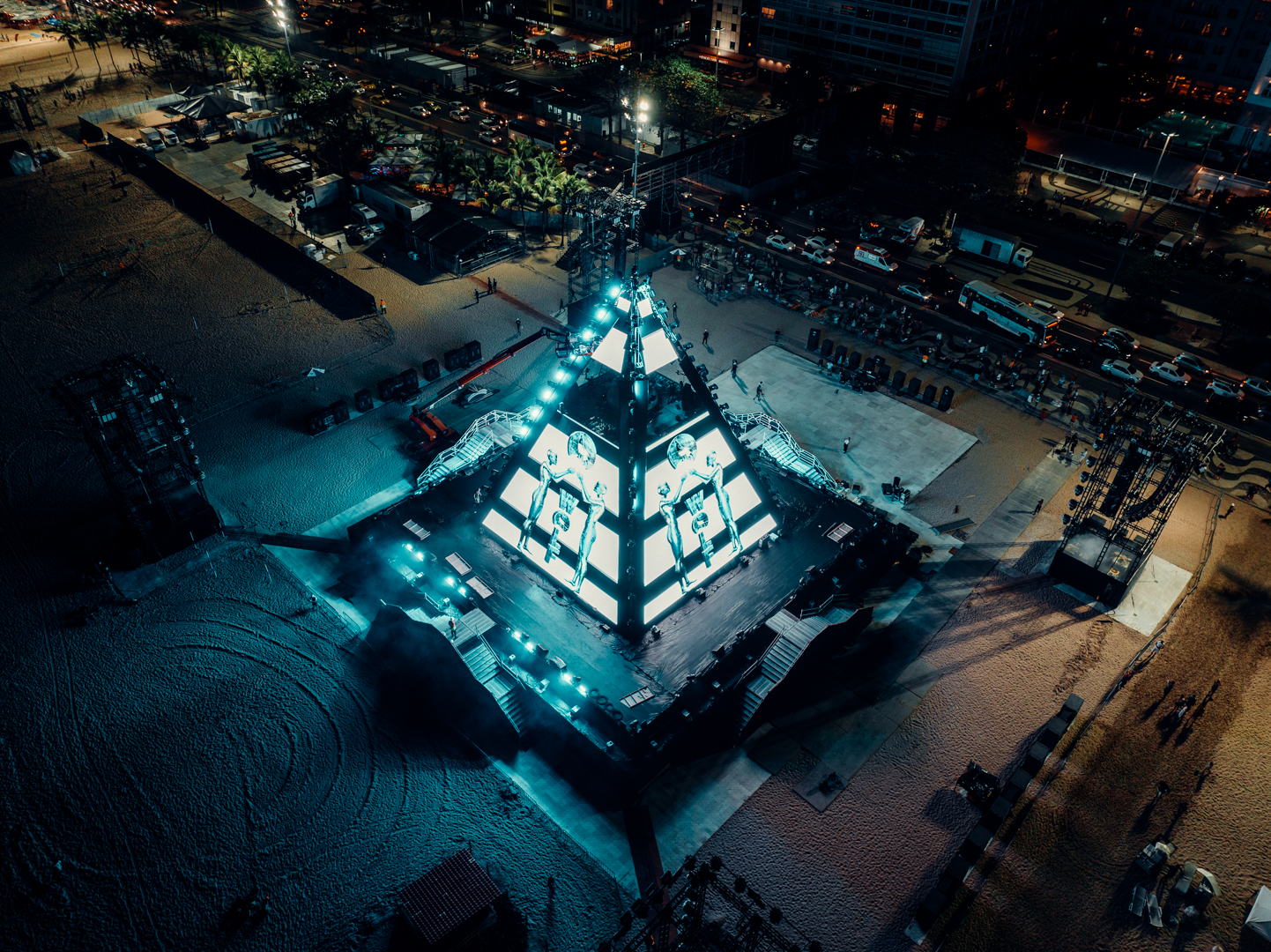 É pirâmide ou palco? Todos os detalhes do megashow de Alok em Copacabana