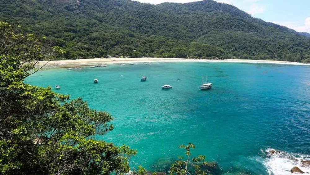 Foto mostra orla de Angra dos Reis