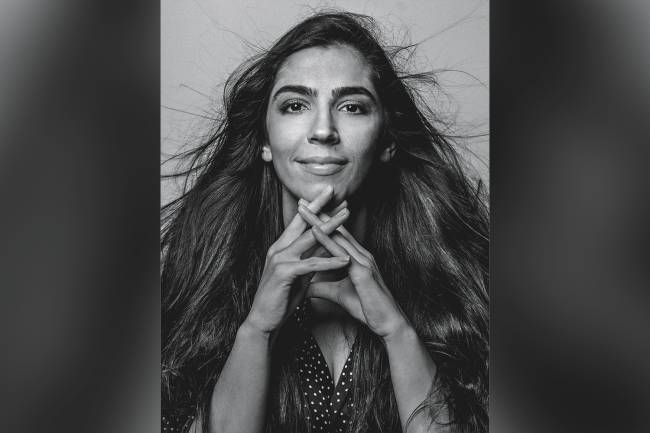 “A surdez não me limita”, diz Benedita Casé, à frente do videocast PcDPod