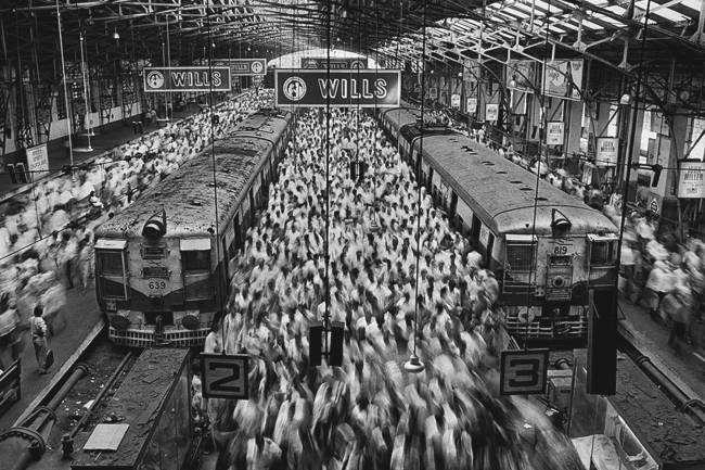 Sebastião Salgado retrata o drama dos refugiados na mostra Êxodos