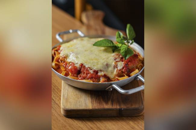 Comandado pelo chef Rodrigo Einsfeld, Handz inaugura casa no Rio