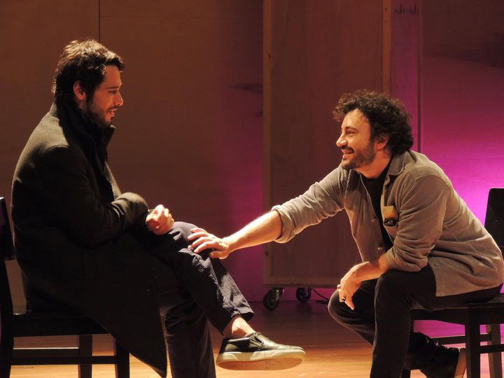 Protagonismo e arte: Bruno Fagundes e Rafael Primot em cena na peça A Herança
