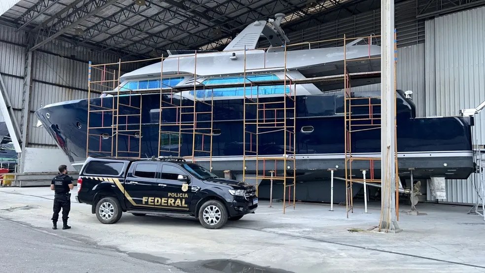 Iate-apreendido-policia-federal- operação-sucata