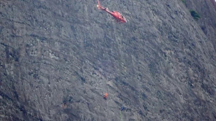 alpinistas-resgatados-bombeiros-helicoptero-grajau