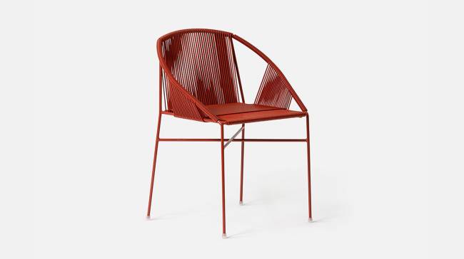 Cadeira La Central assinada pelo designer Guilherme Wentz à venda na Cremme