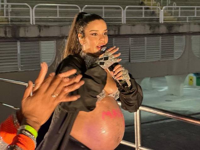 Babado Novo abriu os shows da segunda noite da Micareta Rio Babado Novo abriu os shows da segunda noite da Micareta Rio