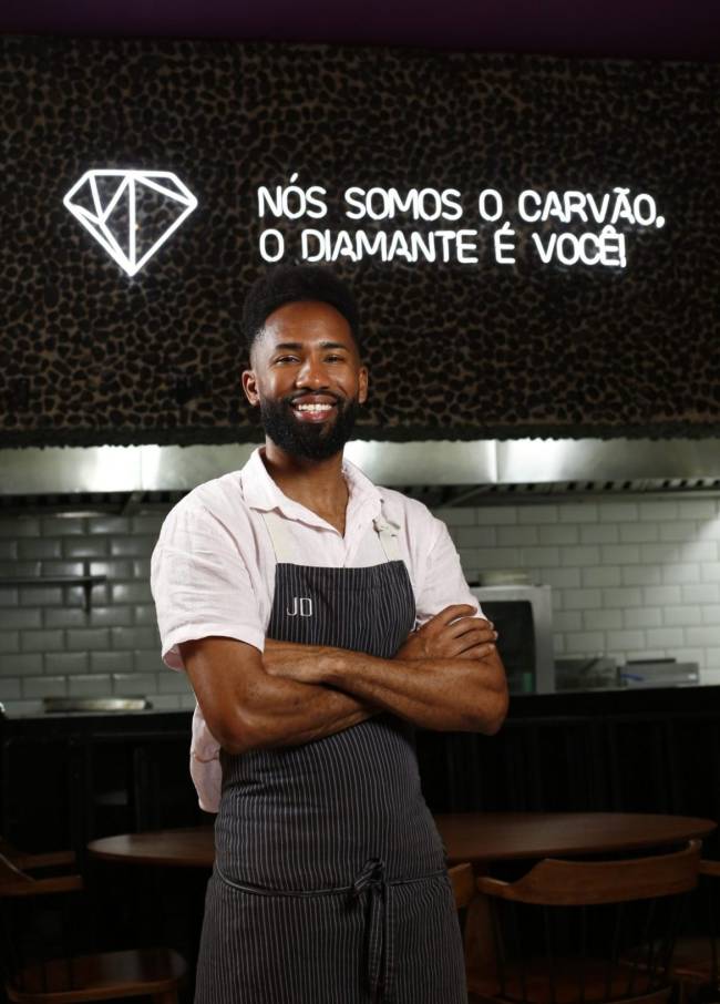 Chef-Joao-Diamante-3-scaled-e1697287166631-1170×1632