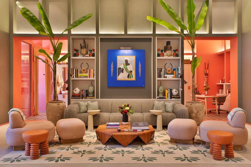 Maximalismo: 15 ambientes da CASACOR provam que nem sempre menos é mais