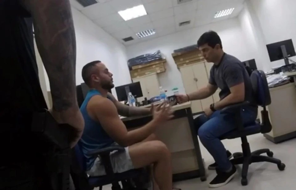 “Sou de boa família”: traficante tenta subornar delegado ao ser preso