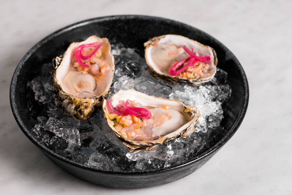 Vai um caju aí? Um roteiro para provar a fruta mais falada no Rio em 2024